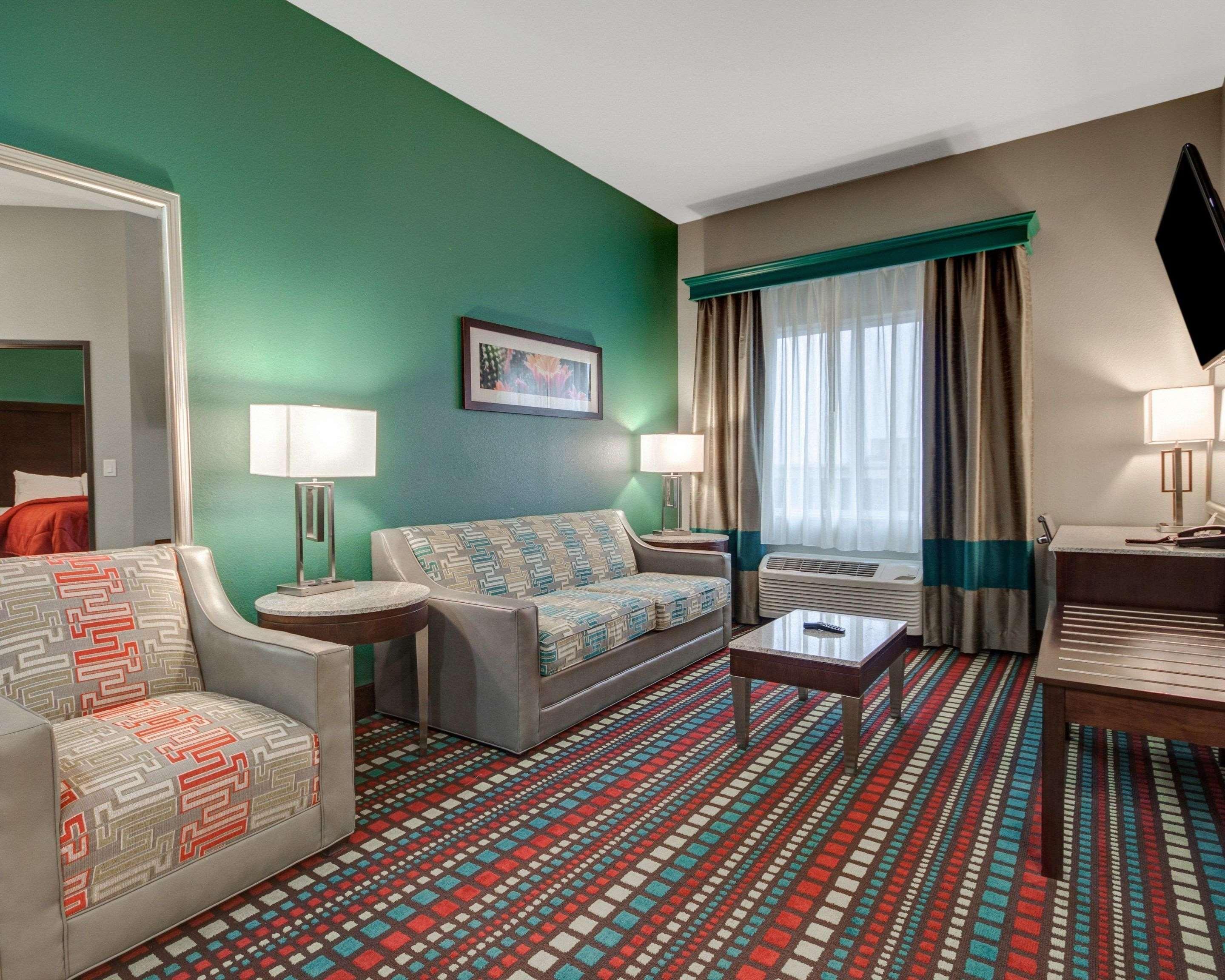Mainstay Suites Хобс Екстериор снимка