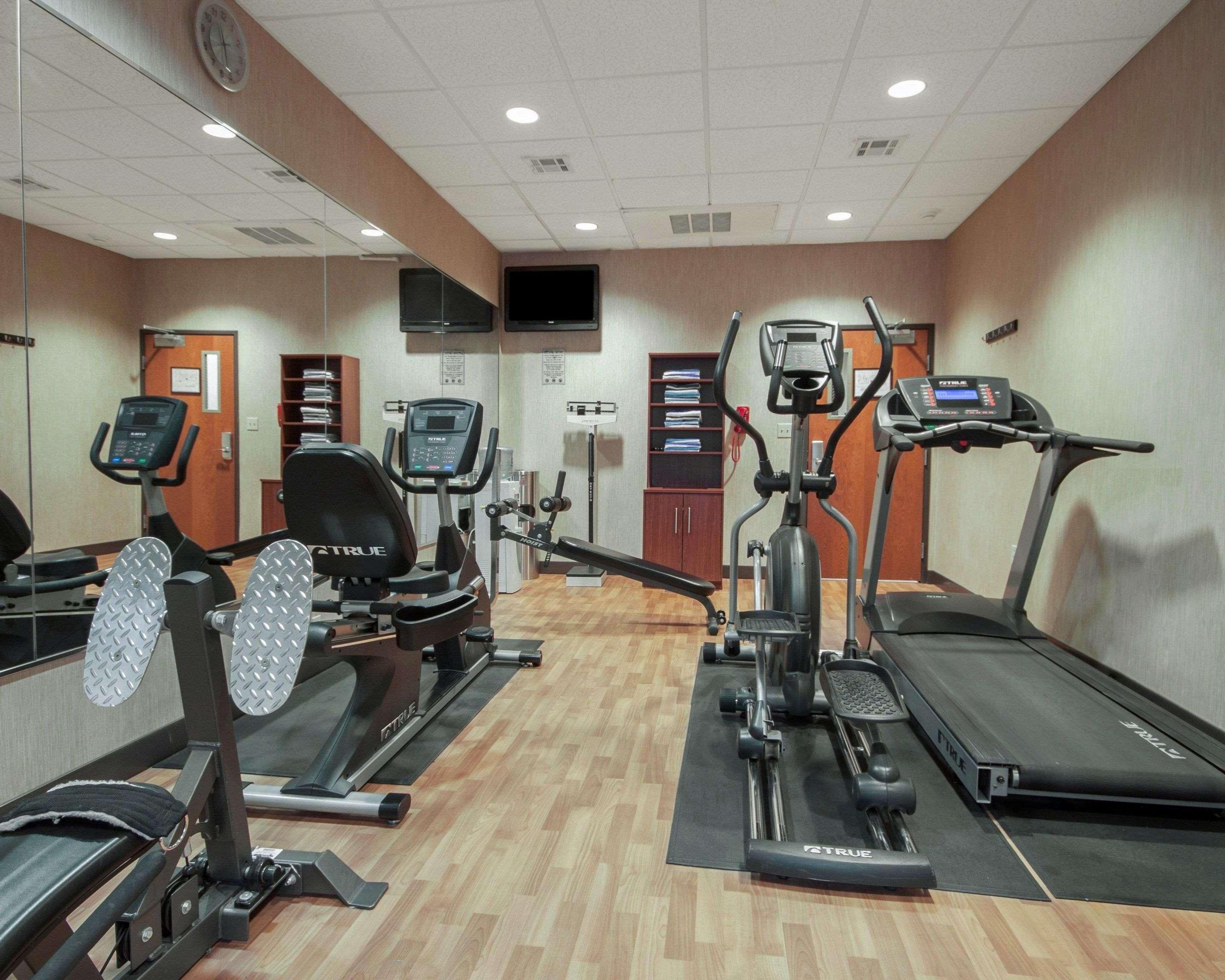 Mainstay Suites Хобс Екстериор снимка